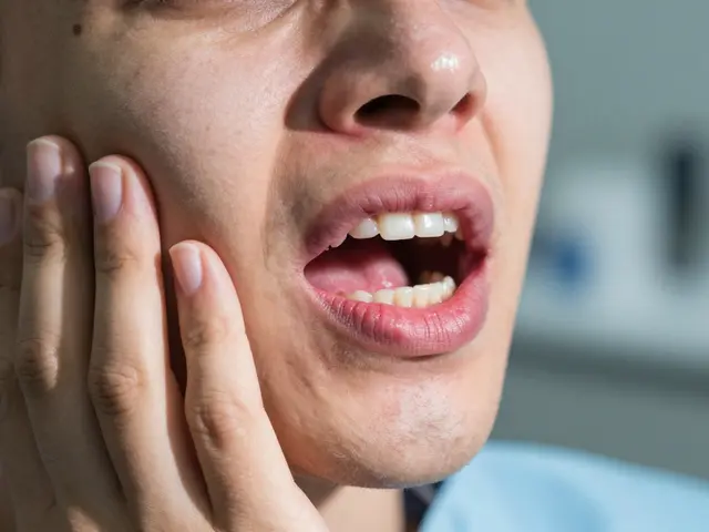 Jak poznat zánět zubů moudrosti? Příznaky, které nemáte ignorovat